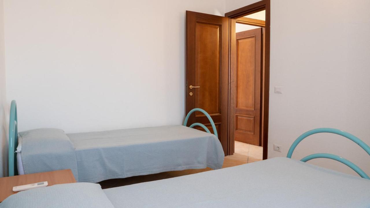 Casa Vacanza la Suaredda San Teodoro  Esterno foto